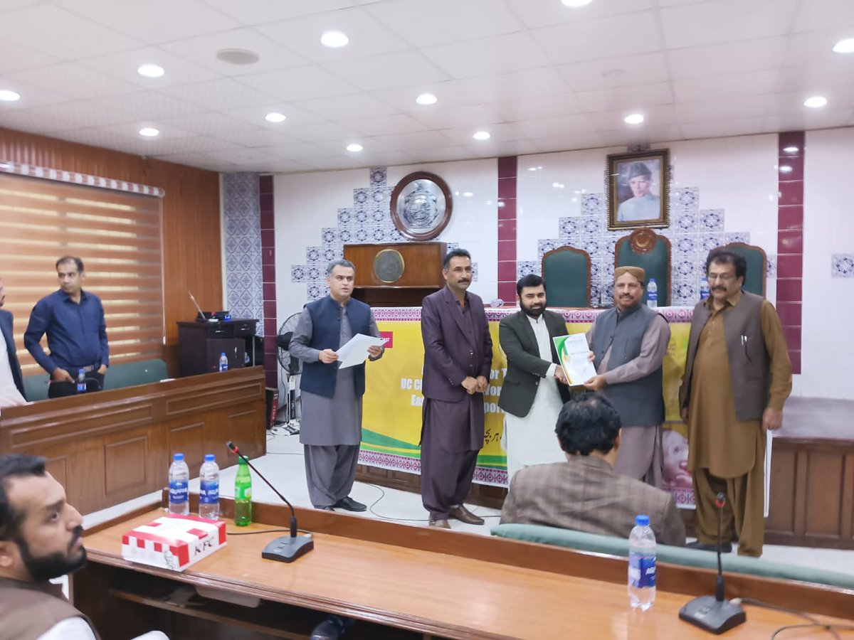 DCKarachiEast9's tweet photo. On directions of Deputy Commissioner East Altaf Ahmed Sheikh, ADC-1 along with members of PEOC, DHMT, ERU and DEoC East conducted appreciation session of Town and UC chairmans for their remarkable support in polio vaccination campaigns.
#DCeast #Polio #updates #campaign https://t.co/FTsY34OOVv