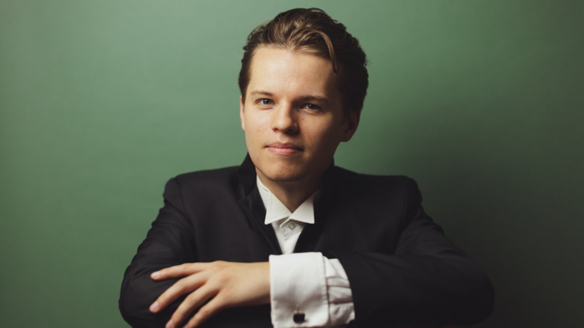 Join us with the @BBCSO and young British conductor @AdamHickox1 at Maida Vale studios on Tuesday 6 February. He conducts Stravinsky’s colourful ballet Petrushka as well as music by Sofia Gubaidulina and Dame Ethel Smyth. Apply here: bbc.in/48CaVqi