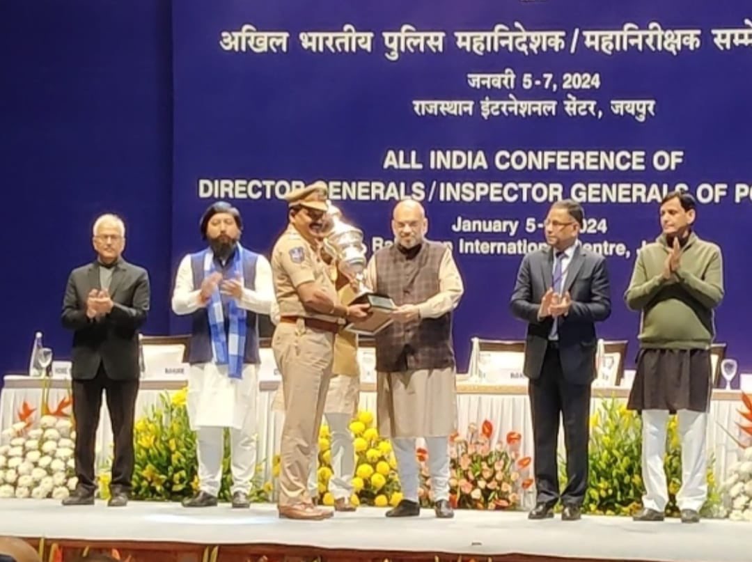 Hearty congratulations to Sri B.Nagendra Babu garu, SHO Rajendranagar for winning the First position as the best performing PS in the country for 2023 announced by MHA today and receiving the trophy in DGPs conference from Honble Home Minister.