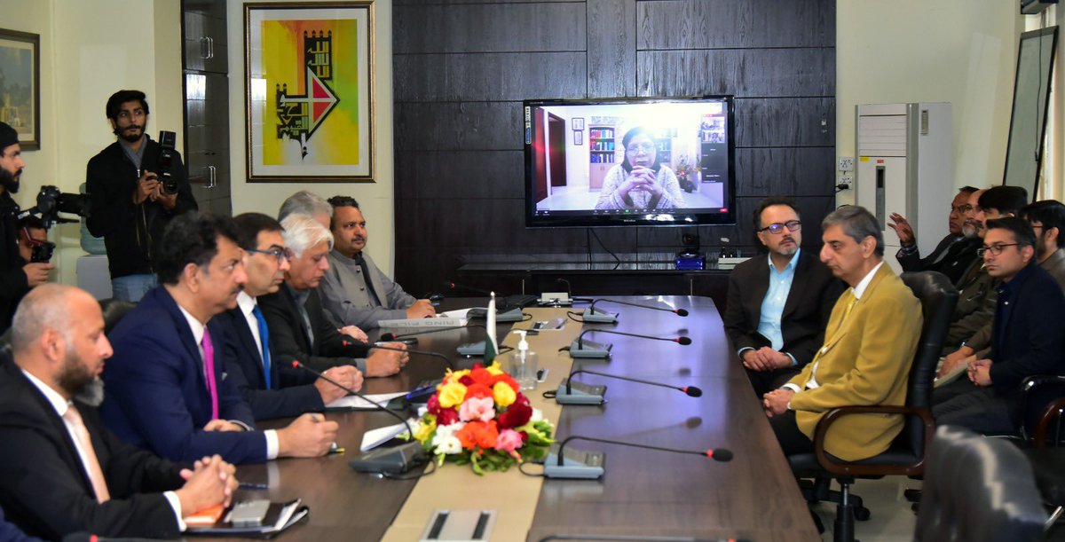 Minister of Energy <a href="/magmmz/">Muhammad Ali</a> and Finace Minister <a href="/1sakhtar/">Shamshad Akhtar</a> attending the Agreement signing ceremony between Government and K-Electric at Power Division