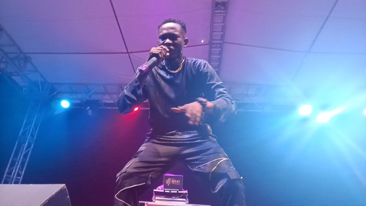 mswizzofficial's tweet photo. Thank you Calabar carnival for having me, I promise this year will be louder..
@Calabarfestival @davido @DONJAZZY @heisrema https://t.co/qhEYCcoNR9
