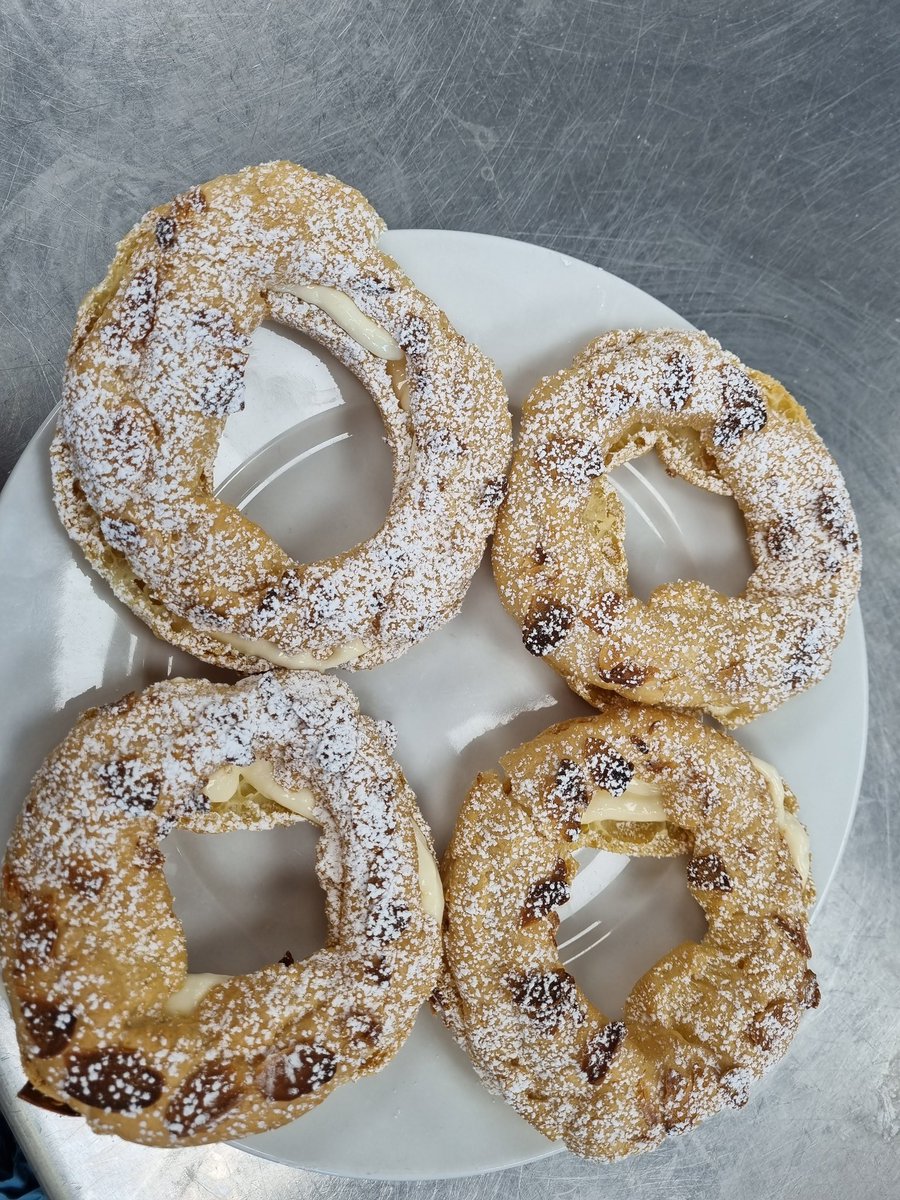 SimbaOriow's tweet photo. Paris brest Filled with  cream  with Almonds and a tuch of Ice and sugar https://t.co/fIERVuS3LQ