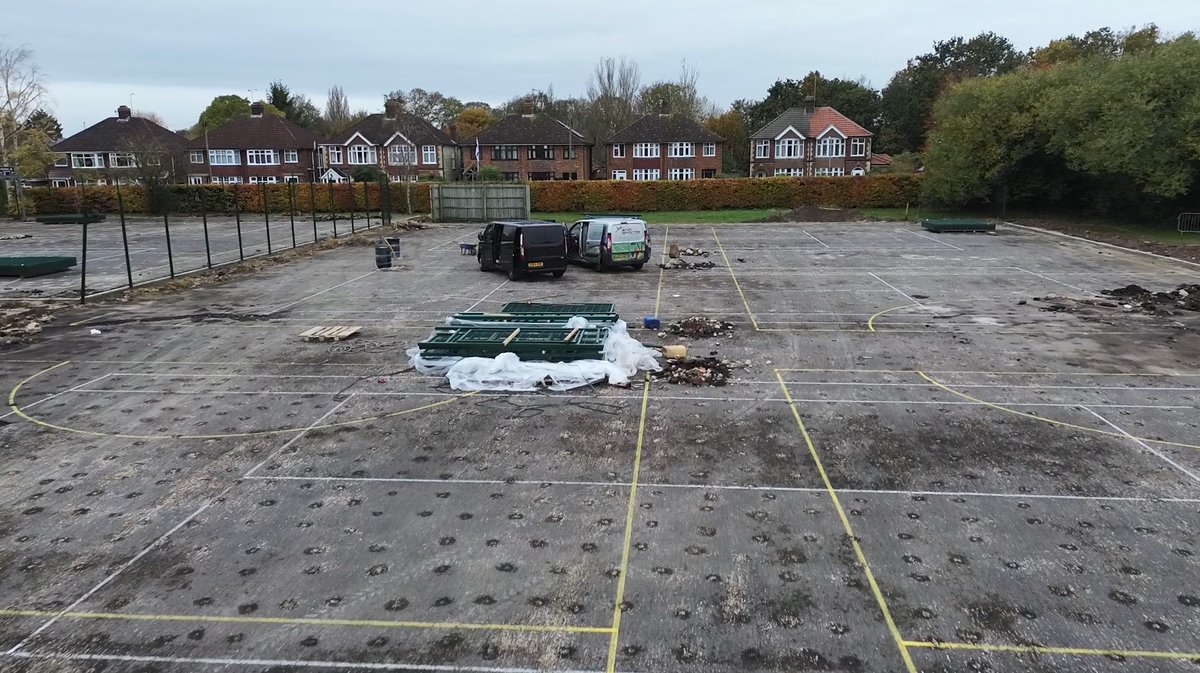 Happy New Year from everyone at ETC Sports Surfaces! One of our teams is back at project in Suffolk, getting ready to finish resurfacing & re-fencing these 6 courts. Here's some recent progress photos #resurfacing #tenniscourts #netballcourts #asphalt #sportsfencing #colourspray