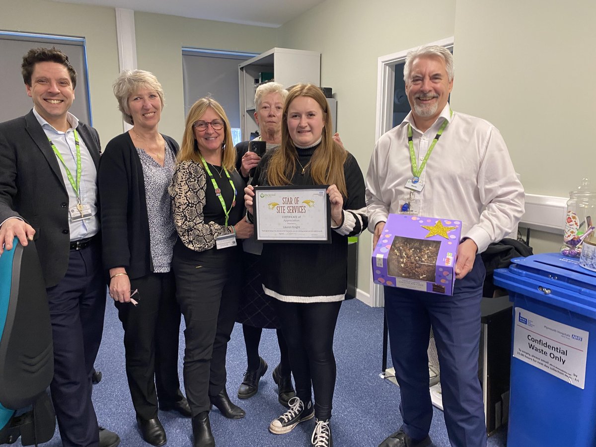 Congratulations to Lauren Knight, November's Star of Site Services winner! Well deserved👏🌟🎉 @UHP_NHS @JohnKFStephens #HereToHelp #StarofSiteServices