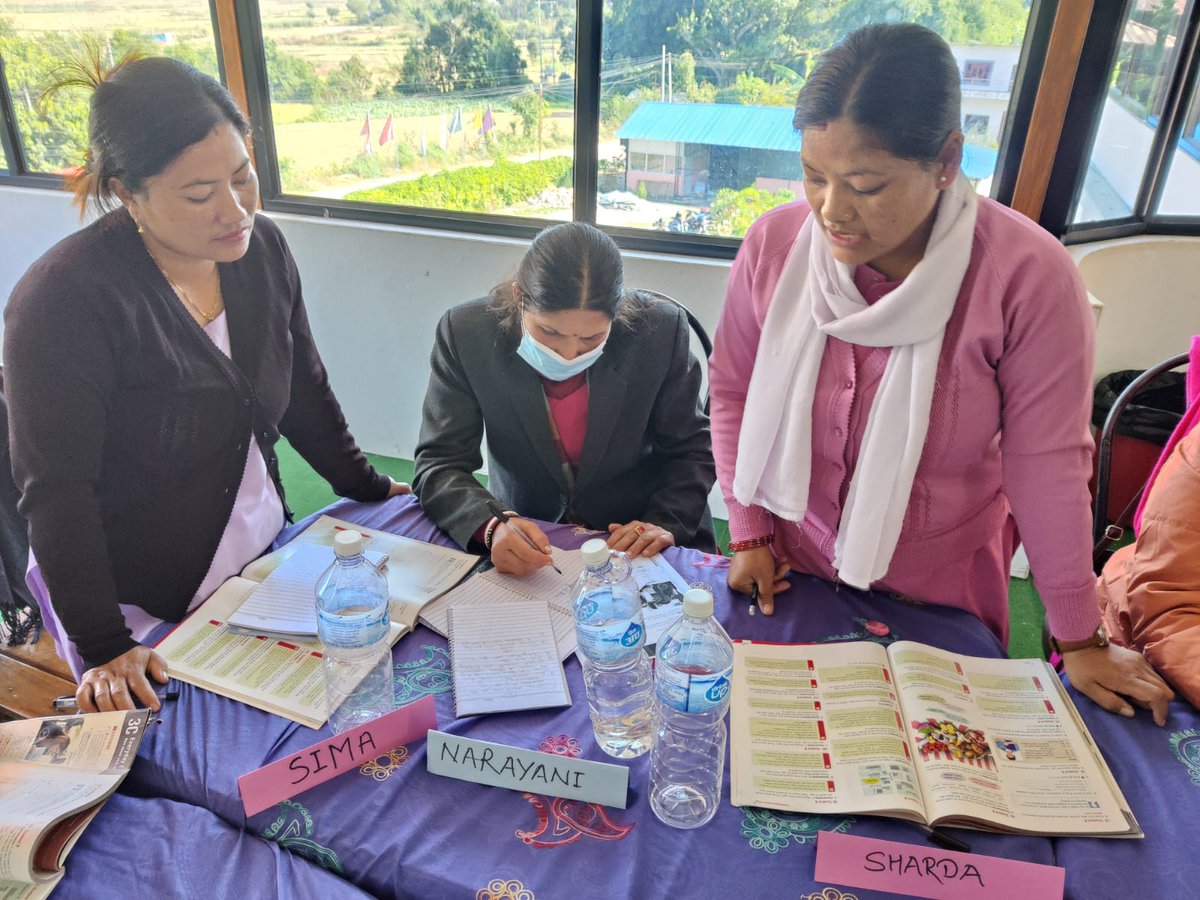 npBritish's tweet image. Empowering teachers for success! 

In collaboration with MathagadhiMunicipality, we organised a 2⃣day #EnglishLanguageProficiency refresher training for 52 teachers.

Goal: reinforce lessons, encourage reflection, &amp;amp; share classroom experiences
bit.ly/3AeMK3m
#Shakshyam