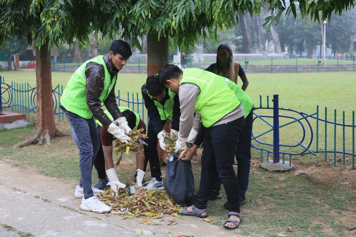 GSFCUniversity's tweet image. Foundation Course 2023-24
𝐇𝐢𝐠𝐡𝐥𝐢𝐠𝐡𝐭 𝐨𝐟 𝐭𝐡𝐞 𝐝𝐚𝐲: 𝐂𝐞𝐥𝐞𝐛𝐫𝐚𝐭𝐢𝐧𝐠 #𝐂𝐥𝐞𝐚𝐧𝐥𝐢𝐧𝐞𝐬𝐬 𝐚𝐧𝐝 𝐔𝐧𝐢𝐭𝐲 @ 𝐆𝐒𝐅𝐂 𝐔𝐧𝐢𝐯𝐞𝐫𝐬𝐢𝐭𝐲!
Let&apos;s continue to strive for a cleaner, greener, and more sustainable future!
#FoundationCourse23-24Broadcast