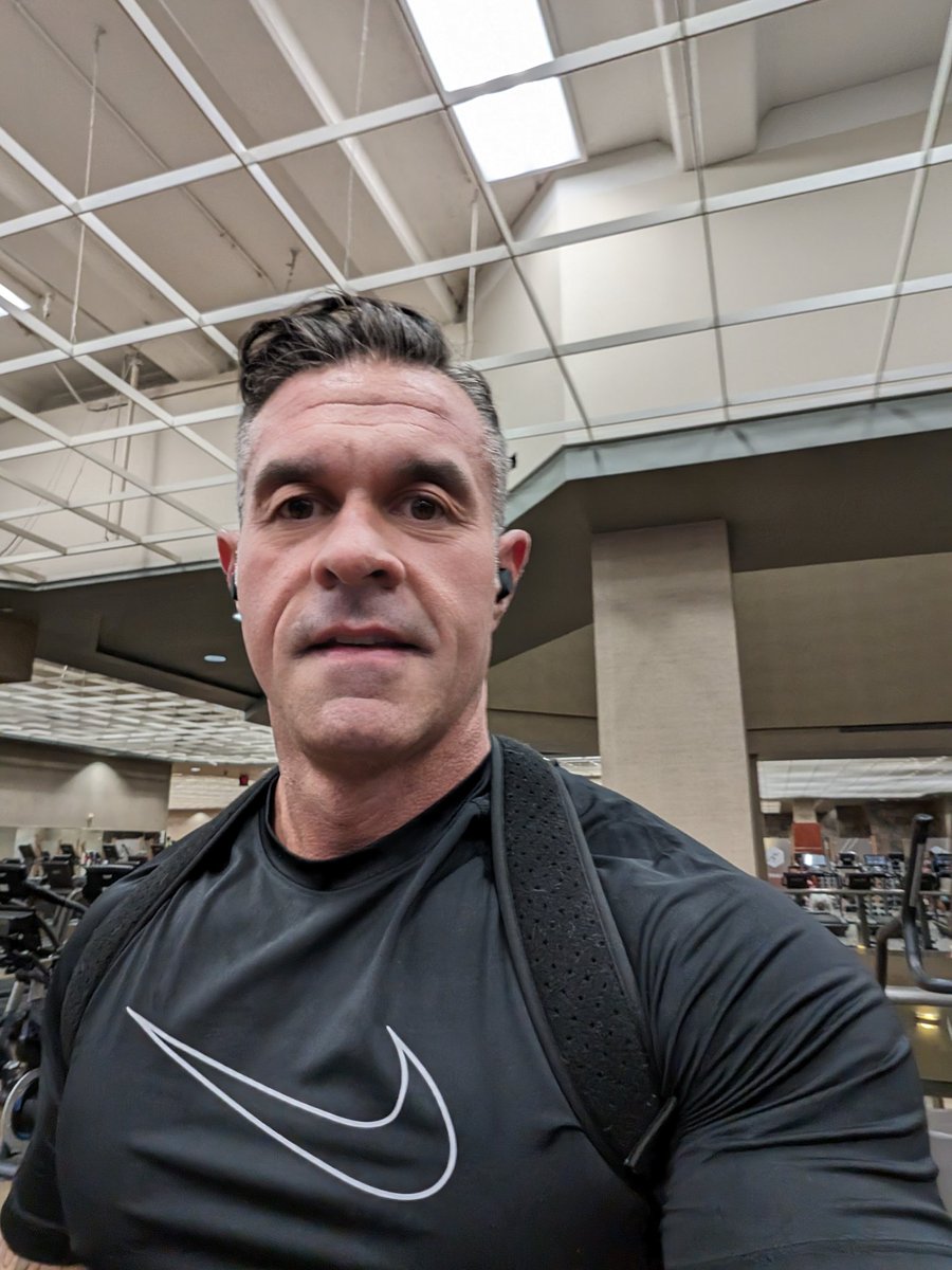j_rayner77's tweet photo. Good morning beautiful people, happy Friday!
#proofofwork is actually #proofoffun in the am sessions for me. When working out becomes fun, progress becomes linear https://t.co/DQEWCVc5tE