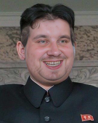 amon_kinsky's tweet photo. #FragDenRainer #Drachenlord @Drachen1989 
Rainer W. will eine Kommune bzw. wohl eher eine Sekte gründen. Er will die männlichen Mitglieder als Arbeitsschweine benutzen und die weiblichen Mitglieder als Haus- und Lustsklavinnen halten. Regiert wird mit eisernem Bannhammer! https://t.co/iicvyfsrva