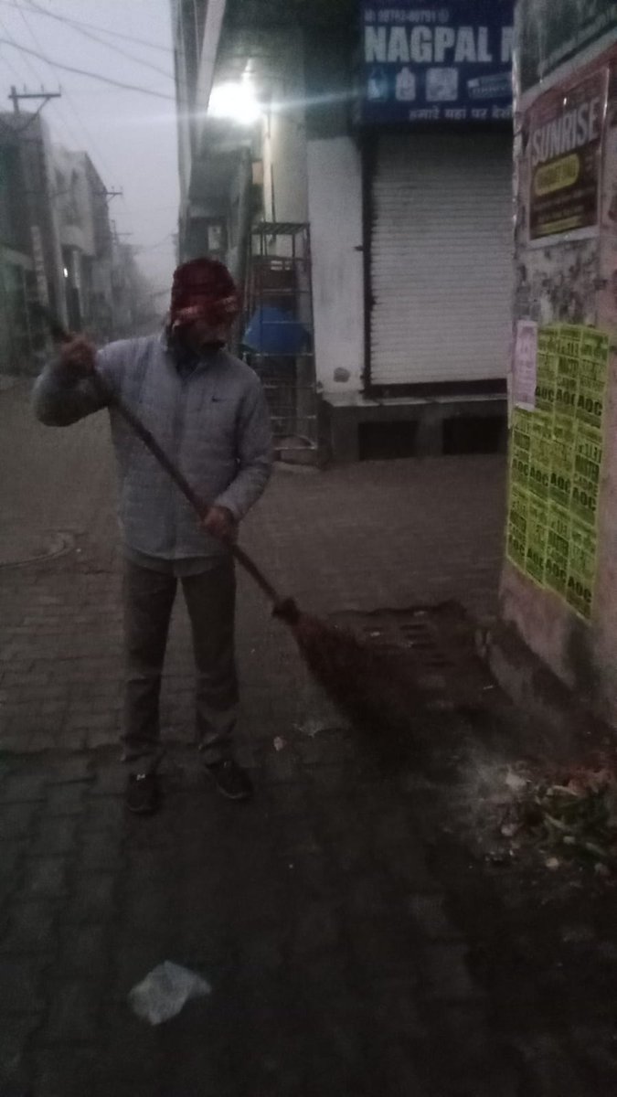 aboharchokho's tweet photo. Cleanliness Drive at Commercial Area on Daily Basis. Dated. 30-12-2023.  #teamabohar .#IndianSwachhataLeague #YouthVsGarbage #Kachreseazadi #ouraboharourpride #ourabohar#municipalcorporationabohar #pmidc#ngo#ulbcode800214#ulbabohar#SwachhBharatMission#SwachhSurvekshan2023 https://t.co/6VglwKgoSS