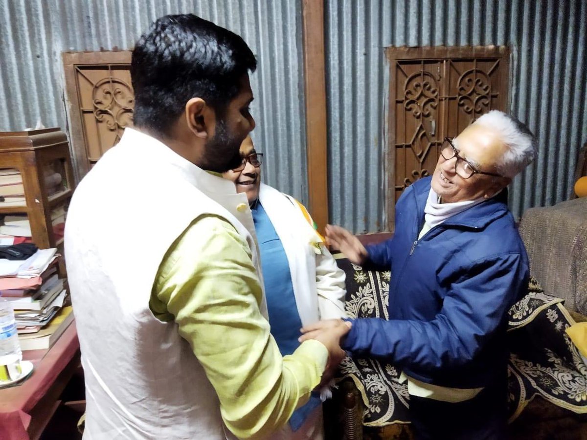 BJYMNABADAL's tweet photo. বিশালগড় স্থিত #চন্দ্রনগর নিবাসী অত্যন্ত সজ্জন ও আদর্শবান ব্যক্তিত্বের অধিকারী কড়ইমুড়া দ্বাদশ শ্রেণী বিদ্যালয়ের প্রাক্তন শিক্ষক #শ্রদ্ধেয়_যাদব_দেবনাথ মহোদয়ের বাসভবনে সৌজন্য সাক্ষাতে মিলিত হই এবং উনার পরিবার পরিজনের সাথে মিলিত হয়ে তাদের শারীরিক অবস্থার খোঁজ খবর নেই। https://t.co/NCQLOooLr9