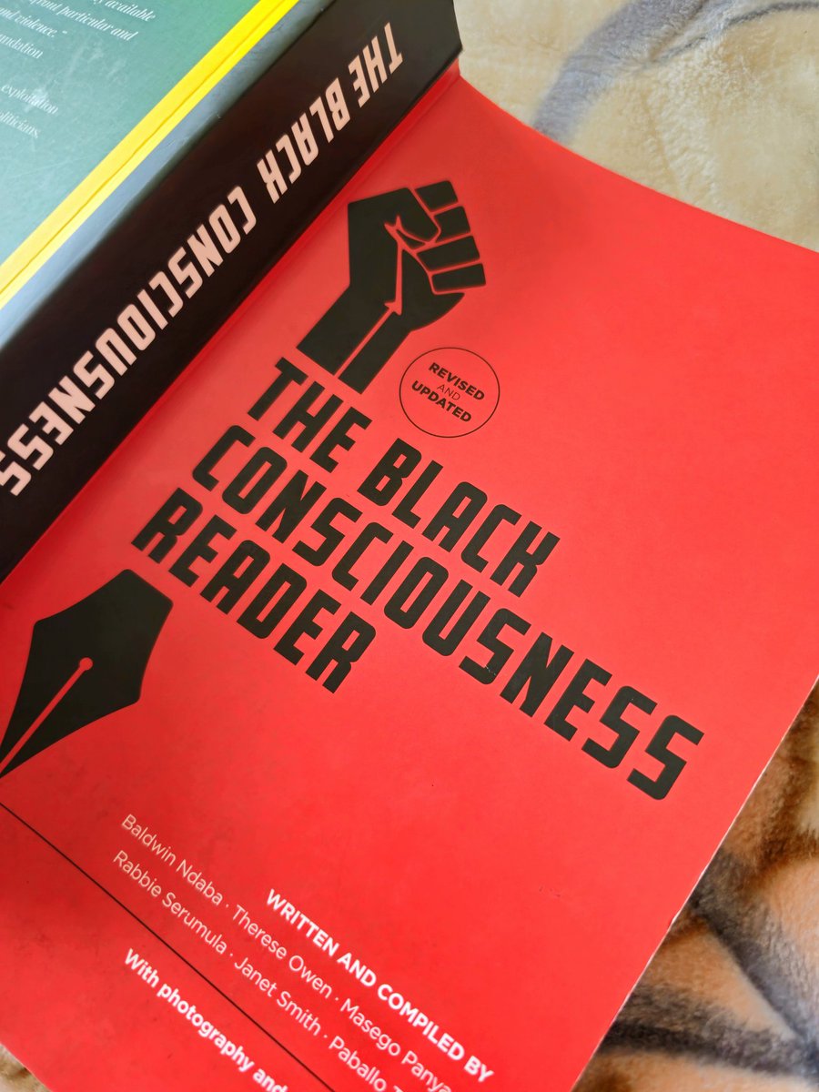 MothebeThebi's tweet photo. #Biko is said to be speaking also underground, to #ANC lawyer Griffiths Mxenge and Natal leader #HarryGwala, as well as the #PAC's second President #ZephaniaMothopeng
#History #Books #Biko #Sobukwe #Consciousness https://t.co/esheNairvT