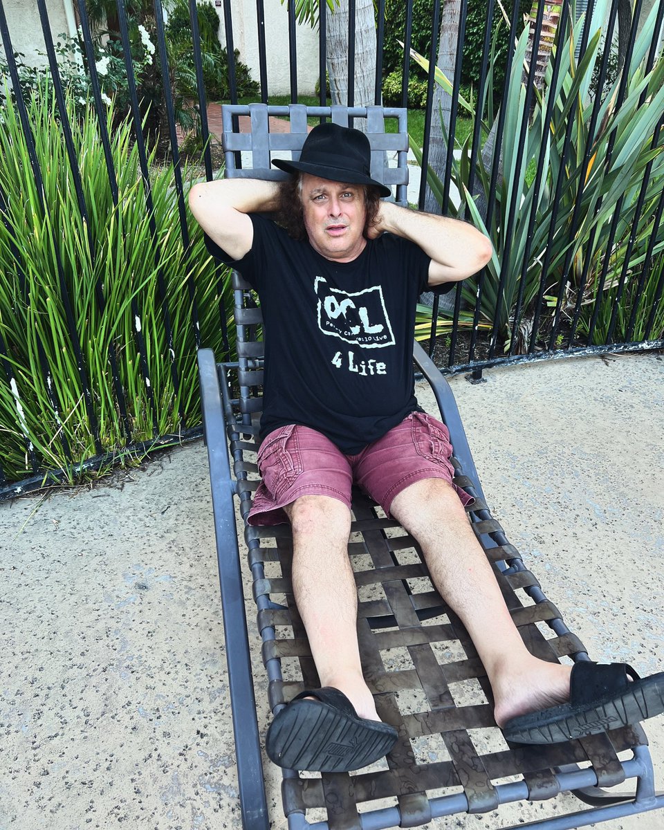 Perry Caravello Live tweet media