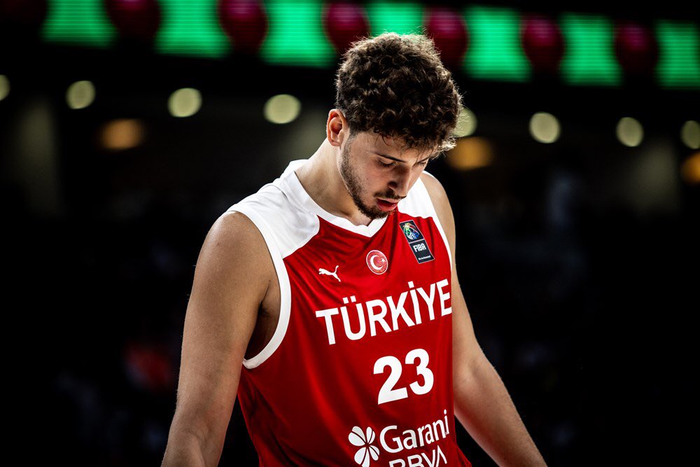 AnadoluEfesSK's tweet photo. 💫 Houston Rockets forması giyen milli oyuncumuz Alperen Şengün'ü hep birlikte All Star'a taşıyalım! 

🗳️ Alperen'e olan desteğini göstermek için https://t.co/DtBvSxjmdS adresine girerek oyunu kullanabilirsin.

⚠️ Unutma bugün verilecek her oy, 3️⃣ oy değerinde olacak! https://t.co/Tqxxk3Viix