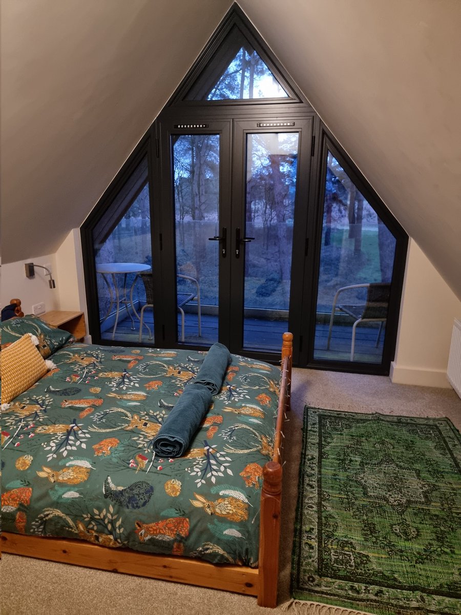 Little log cabin retreat as a getaway for my 30th birthday weekend - with <a href="/Aero_Puppy/">Aero</a> and <a href="/SJaypolarburr/">SJay</a> 🥰🥰