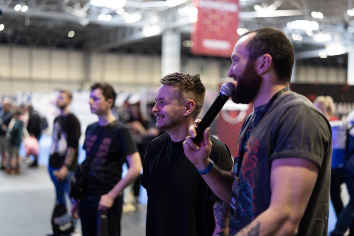 Casterbeaniesnc's tweet photo. In 2024 I'm looking for more in person hosting chances alongside casting ✌🏼.

2023 had a ton and I absolutely thrived in the environment.
@redbullgaming
@TheGooseHouse
@LenovoLegionUKI
@IGFestUK

@BLKMKTProd already looking busy this year as well 🫡.

Retweet appreciated ✔️ https://t.co/A4le3yZbzR