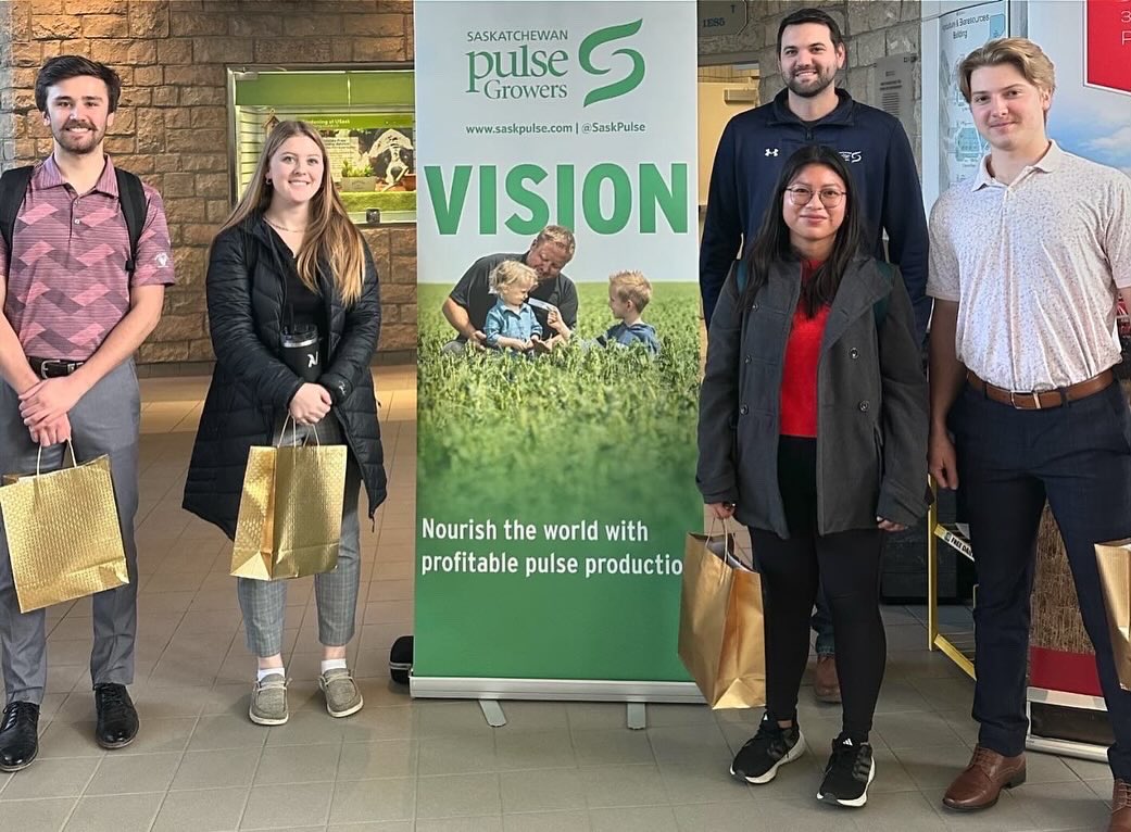 agbiousask's tweet photo. The Agronomy Symposium was a huge success!
 
Students presented their 12-month farm management plans that they developed for real life farms.
 
Thank you to our sponsors @SKAgrologists @SaskPulse @BourgaultAg @NutrienAgCda Richardson Pioneer and Simplot. (1/2) https://t.co/NIcqoFD8BS