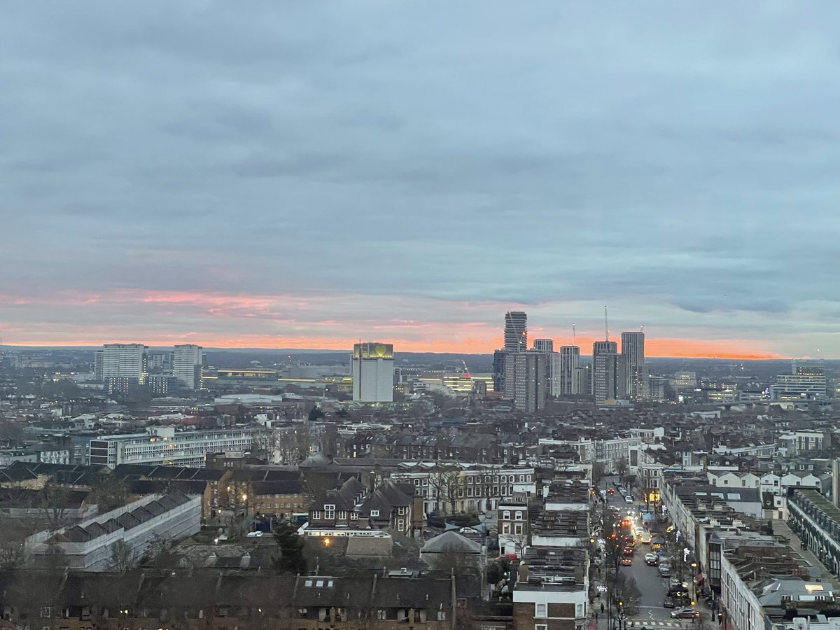 gillkernick's tweet photo. Beautiful sky #Trellick #Grenfell https://t.co/H9kc9TVGP4