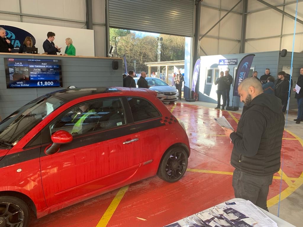 NextGearCap's tweet photo. The NextGear team were out in the field today supporting @SWVAuctions at their first auction in their new site!

It was great to catch up with some familiar faces and meet some new people. Thanks for having us, we love the new site! https://t.co/xpN0dA0XQX