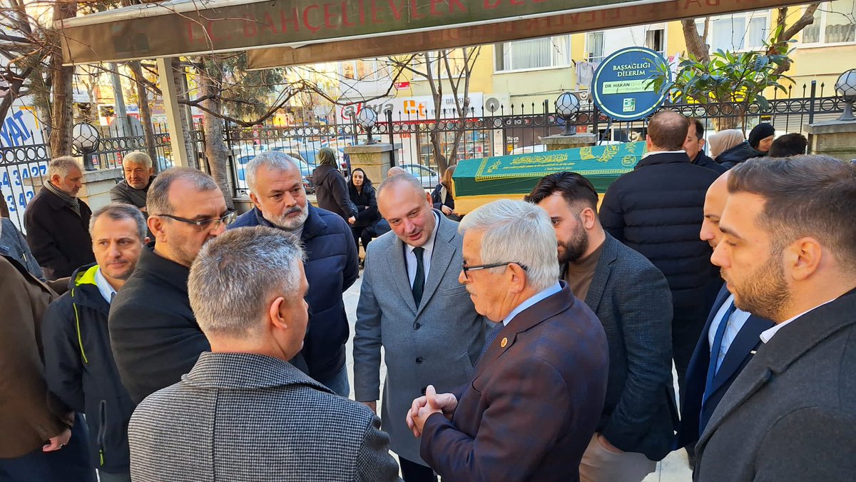 devagungorende's tweet photo. Teşkilat İşleri Başkanımız Sn. Feyyaz Köseoğlu'nun dedesi  Hacı Ferhat Karaca İstanbul 'da tedavi gördüğü hastanede vefat etmiştir.Karaca Ailesine ve Tüm Yakınlarına Baş sağlığı diliyoruz. Cenaze namazına yönetim kurulu olarak katılım sağladık .Allah rahmet eylesin. https://t.co/3AzGlKRpvf