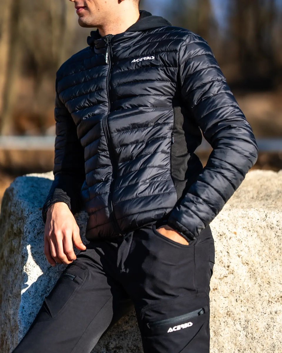 Acerbis_UK's tweet image. Warmth on demand! 🔥 Discover our latest PADDOCK PADDED JACKET, packable and ready for action.
Water-resistant fabric, two side pockets, down-like padding and breathable design. Your go-to for style and functionality.

#Acerbis #AcerbisMotorsport #paddedjacket #AcerbisUK