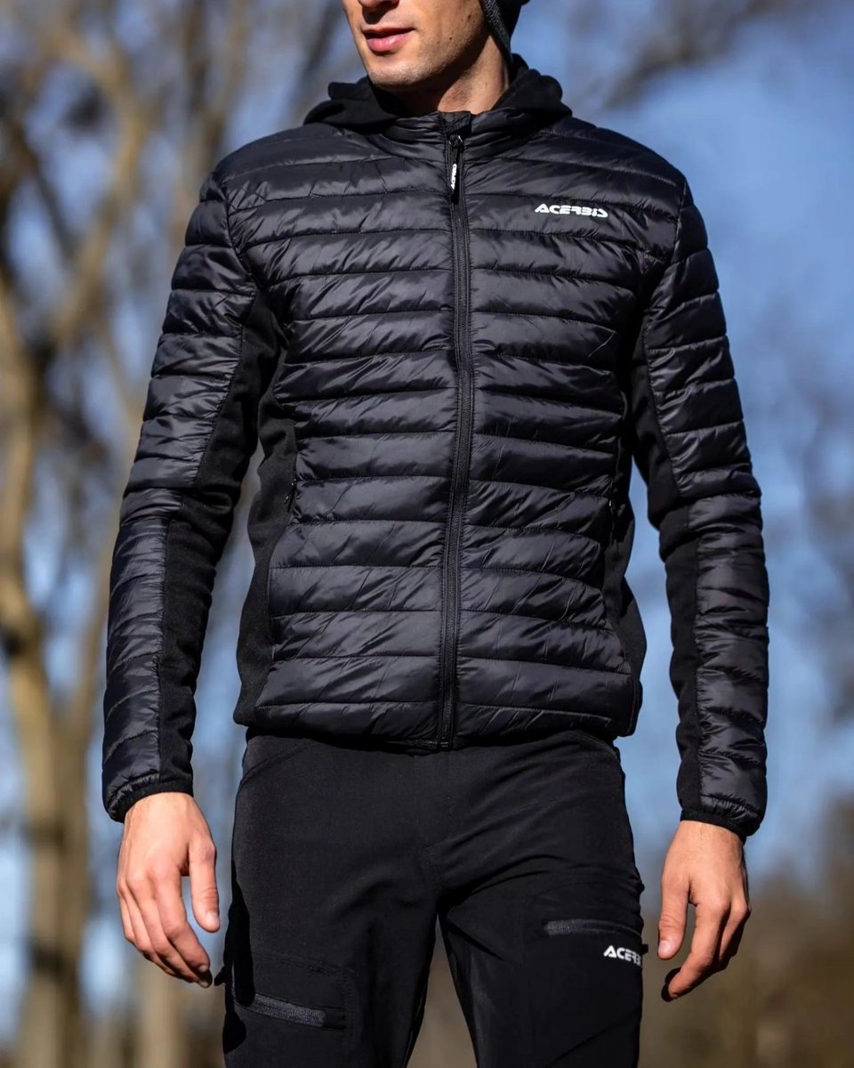 Acerbis_UK's tweet image. Warmth on demand! 🔥 Discover our latest PADDOCK PADDED JACKET, packable and ready for action.
Water-resistant fabric, two side pockets, down-like padding and breathable design. Your go-to for style and functionality.

#Acerbis #AcerbisMotorsport #paddedjacket #AcerbisUK