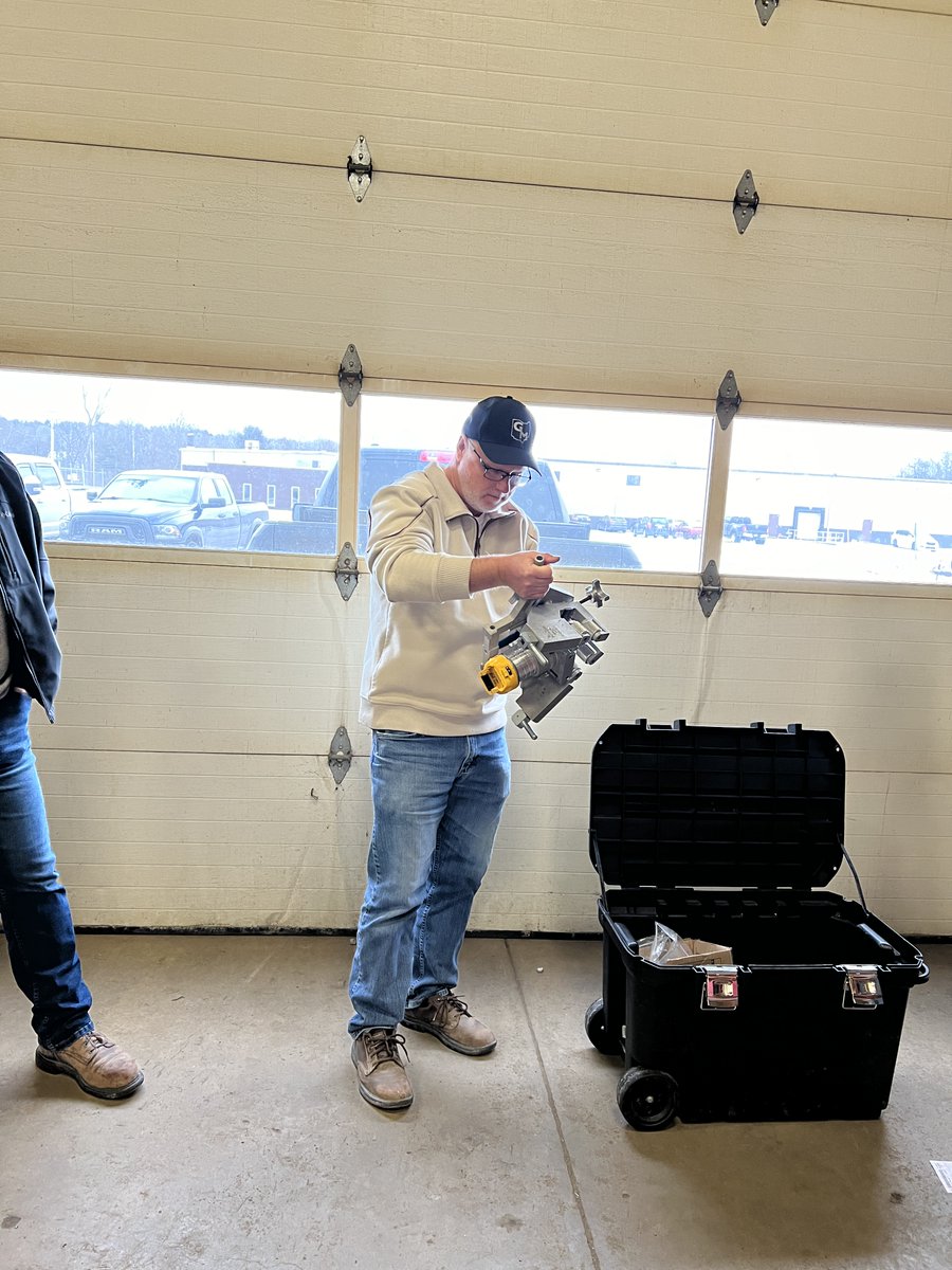 GeaugaMech's tweet photo. This morning Victaulic stopped by our shop to show us their grooved PVC/CPVC system. Grooving PVC/CPVC is much quicker than the standard glue fittings and is significantly lighter than carbon steel pipe. This allows for a more efficient install in the field and less down time! https://t.co/oRf4vH8YCu