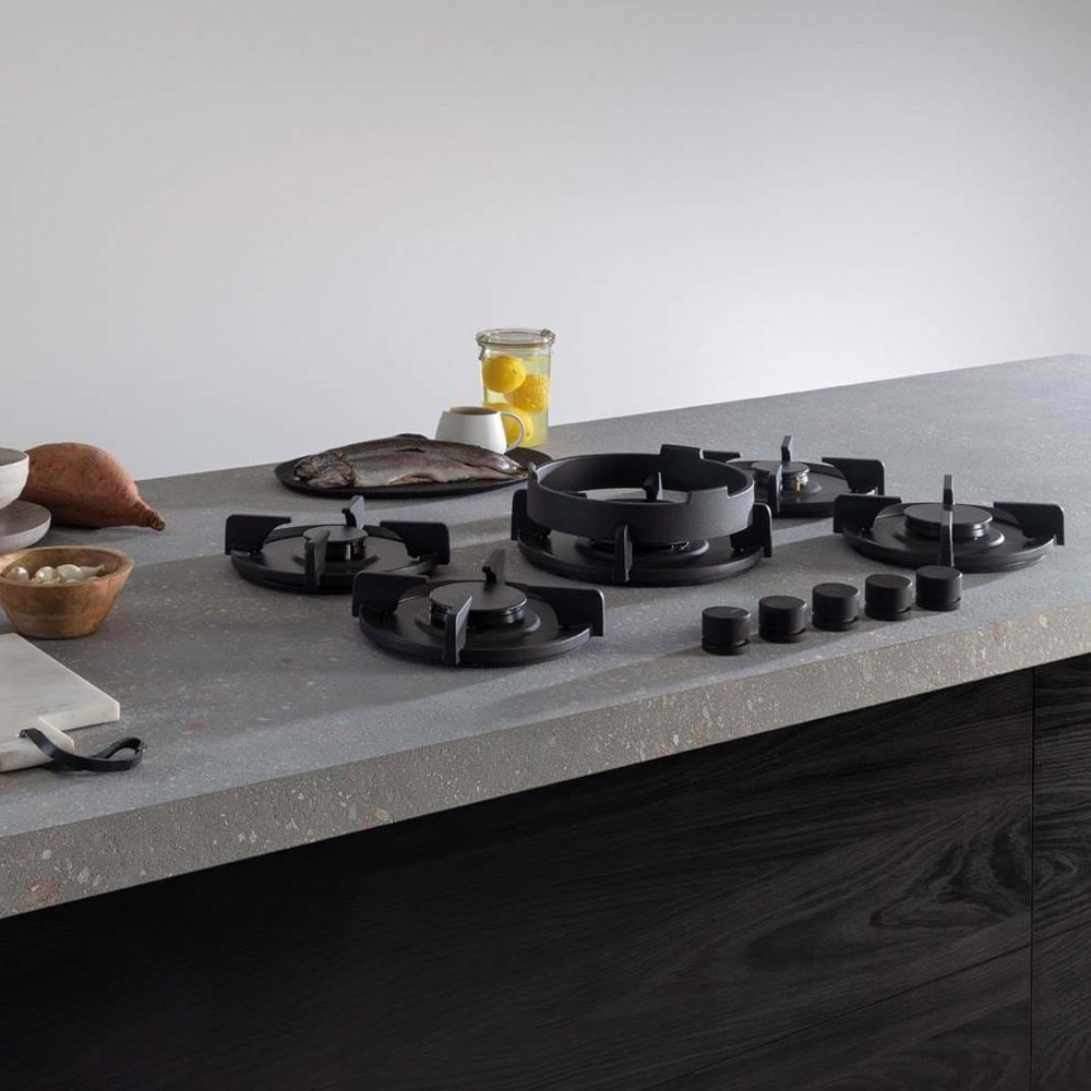 LaCuisine_Inter's tweet photo. Una estufa de Pitt Cooking habla por sí misma: es imponente, ingeniosa e intensa.
Hoy queremos presentarte la magia de la cocina de 5 fogones Elbrus, de Pitt Cooking https://t.co/HWgCpTZbB4
#PittCooking #Elbrus #lacuisineinternational #inspiringgoodliving https://t.co/hTS6cruSZ3