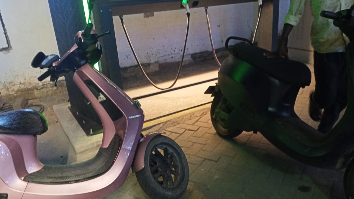Gowrishankar49's tweet photo. Hi @OlaElectric hypercharger is not working at chittoor location for the past five days. Please look into this at the earliest. Awaiting your speedy response. https://t.co/0xnQTcPR9a