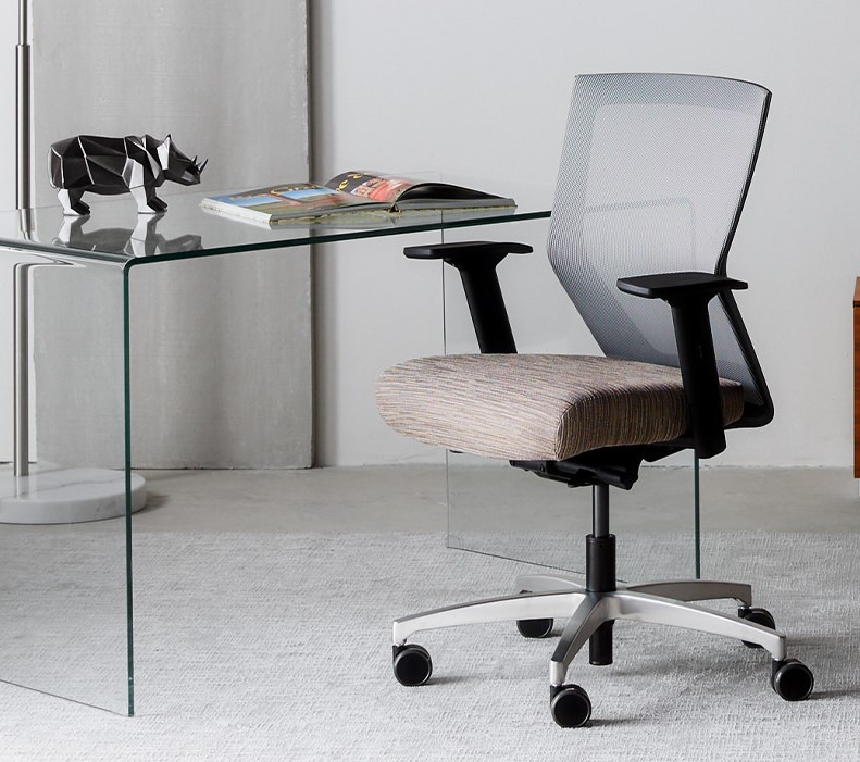 RogardsCU's tweet photo. Don't spend another year in an uncomfortable chair. Schedule a chair fitting with us and we'll help find your perfect fit. A few of our favorites: AIS's Devens, Alera's Elusion, 9 to 5 Seating's Neo, and Via Seating's Run II. https://t.co/O5xXRYFR0B