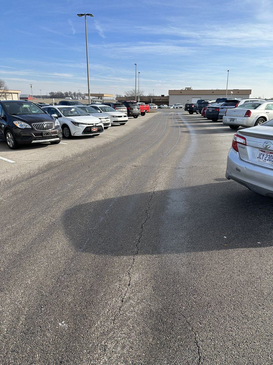 wilson_derron's tweet photo. Wow @mayordadx6 @wobbyjuice @puttypalooza this pre stuff is catching on. Presalting the parking lot before the blizzard of 24. https://t.co/HLjWhSpJov