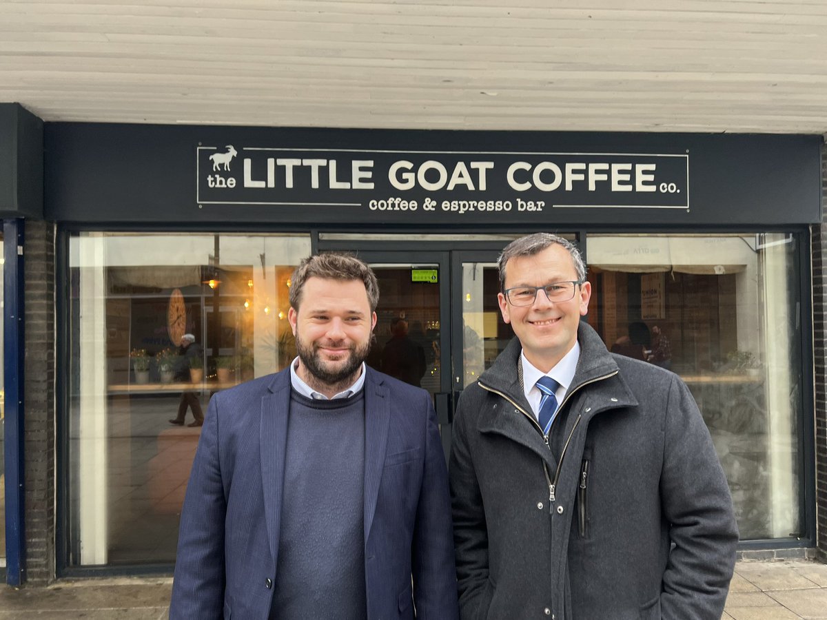 Fletcher4Mayor's tweet photo. VISITORS TO DONCASTER
The two main attractions we have are the wonderful @DoncasterRaces and the ever popular @YorkshireWP. I met with @LNER and @BusinessinDN at The Little Goat today to discuss what more can be done. 🧵
#Doncasterisgreat #StrongVoiceForDoncaster https://t.co/zORmgB9f8Y