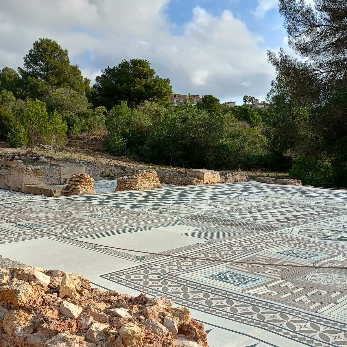 homscm's tweet photo. 🏛️🏺La vil•la romana Els Munts (Altafulla) és una de les vil·les aristocràtiques més ben conservades de la Hispània romana. https://t.co/XSUfGnCxAx