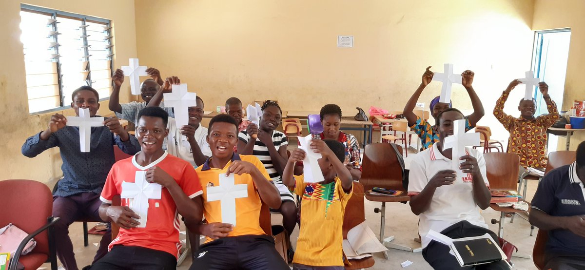 simintl's tweet photo. Pray for SIM workers in Ghana and their plans to start the new year by encouraging church leaders, discipling and mentoring believers, and growing in their own relationship with the Lord and with team-mates.
#Christianministry #ghana #byprayer #simworkers #discipleship https://t.co/MIyN2cXBki