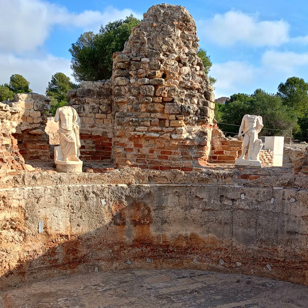 homscm's tweet photo. 🏛️🏺La vil•la romana Els Munts (Altafulla) és una de les vil·les aristocràtiques més ben conservades de la Hispània romana. https://t.co/XSUfGnCxAx
