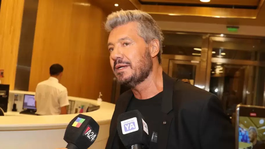 bigbangnw's tweet photo. 😬 ¡Hasta las manos! Tinelli fue acusado de "vaciar" a San Lorenzo: "Necesitamos US$ 30 millones para quedar en cero"

👉 El conductor del Bailando tiene un polémico historial crediticio.

(💣 ¿Dónde está la plata?)

https://t.co/c5m5uljQCs https://t.co/xt5aqHEDHw