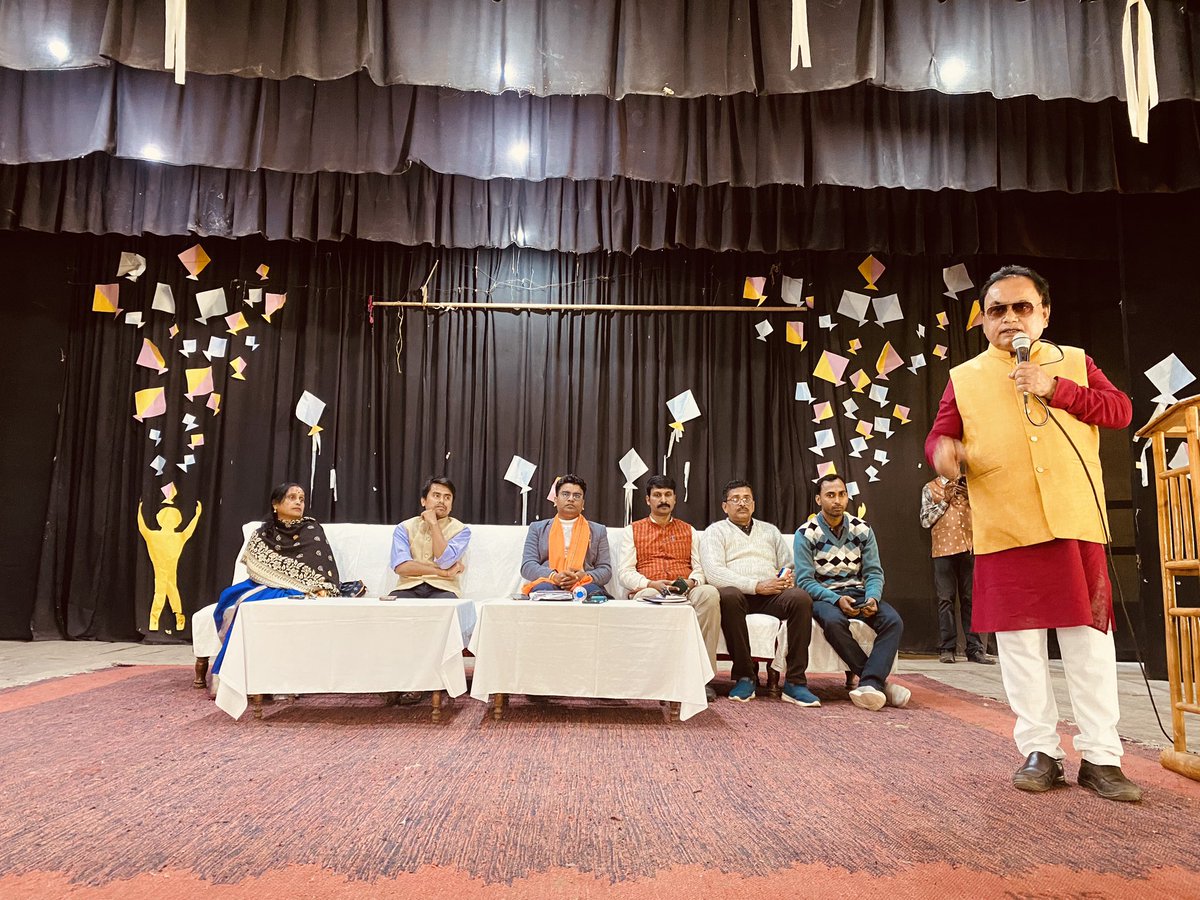 chandandnath's tweet photo. #NaMoAppCampaign workshop in #Sabroom Mandal. Huge Karyakarta gathered in this workshop. It seems very good to see they all are very excited about the #NaMoApp task.
#HamaraAppNaMoApp https://t.co/v7xuTD7ZJa