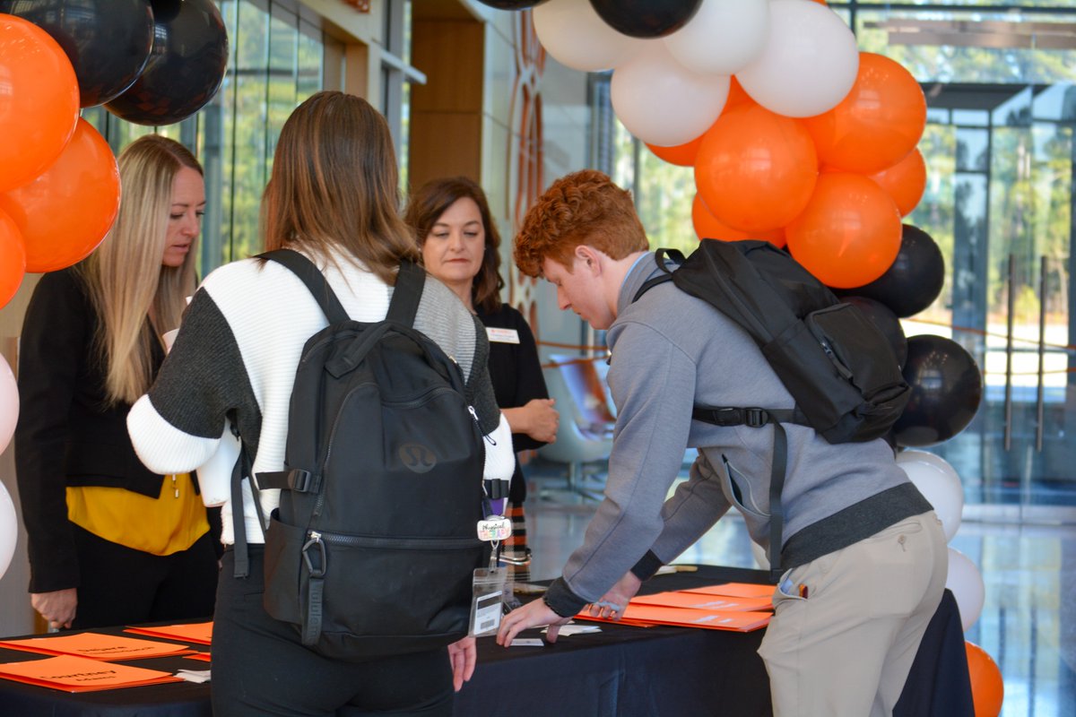 campbelledu's tweet photo. Our newest cohort of DPT students have arrived in Buies Creek. @CampbellCPHS 

Help us welcome the next class of physical therapy students! https://t.co/NnPObF7YOn