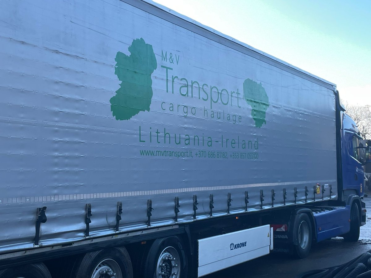 FarmGea's tweet photo. A special delivery of a new GEA product……the first in the UK & Ireland just arrived at this customer's farm… keep an eye out for more information.
#gea
#geafarmtechnologies
#geafarming https://t.co/IkIsNQy9d7