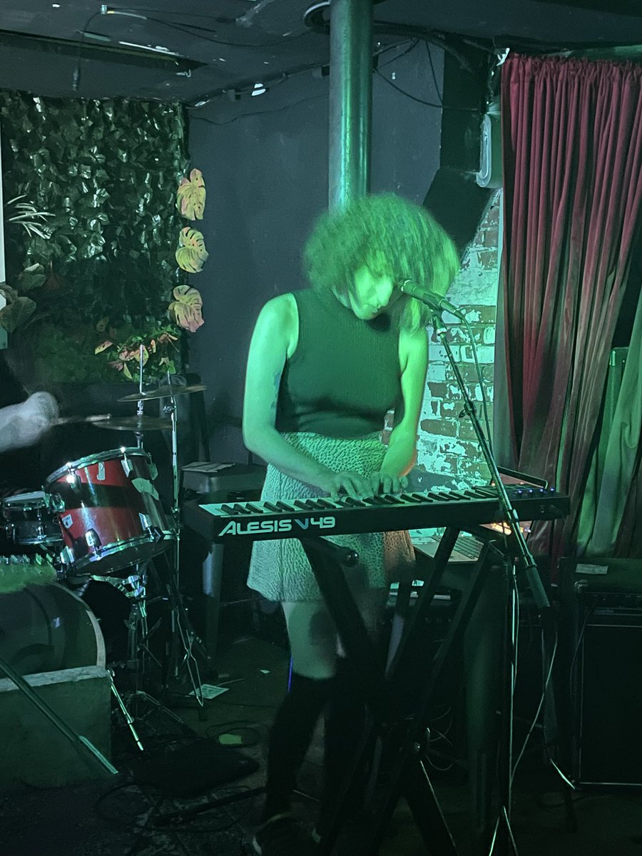 charlotte mulvey (ciemme) tweet media