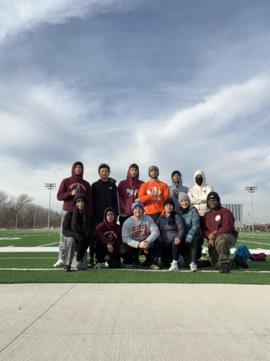 30 degrees but we’re still workin! Jog-sprints, super-laps, and Bear-crawls to keep us warm. #WinnersFindAWay