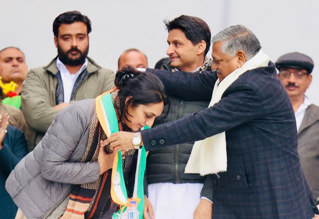 Chitra Sarwara चित्रा सरवारा tweet media