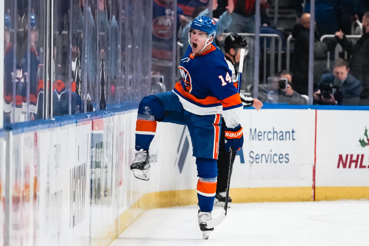 BO YA!

Vote for #BoHorvat in the #NHLAllStarVote.