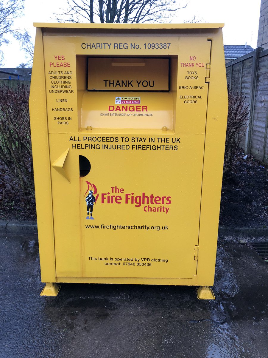 ♻ Out with the old and in with the organized wardrobe! If you are having a wardrobe cleanse this January, remember we have @firefighters999 clothes banks located outside our fire stations across the county. Find your local clothes bank here: bit.ly/3RNgATT