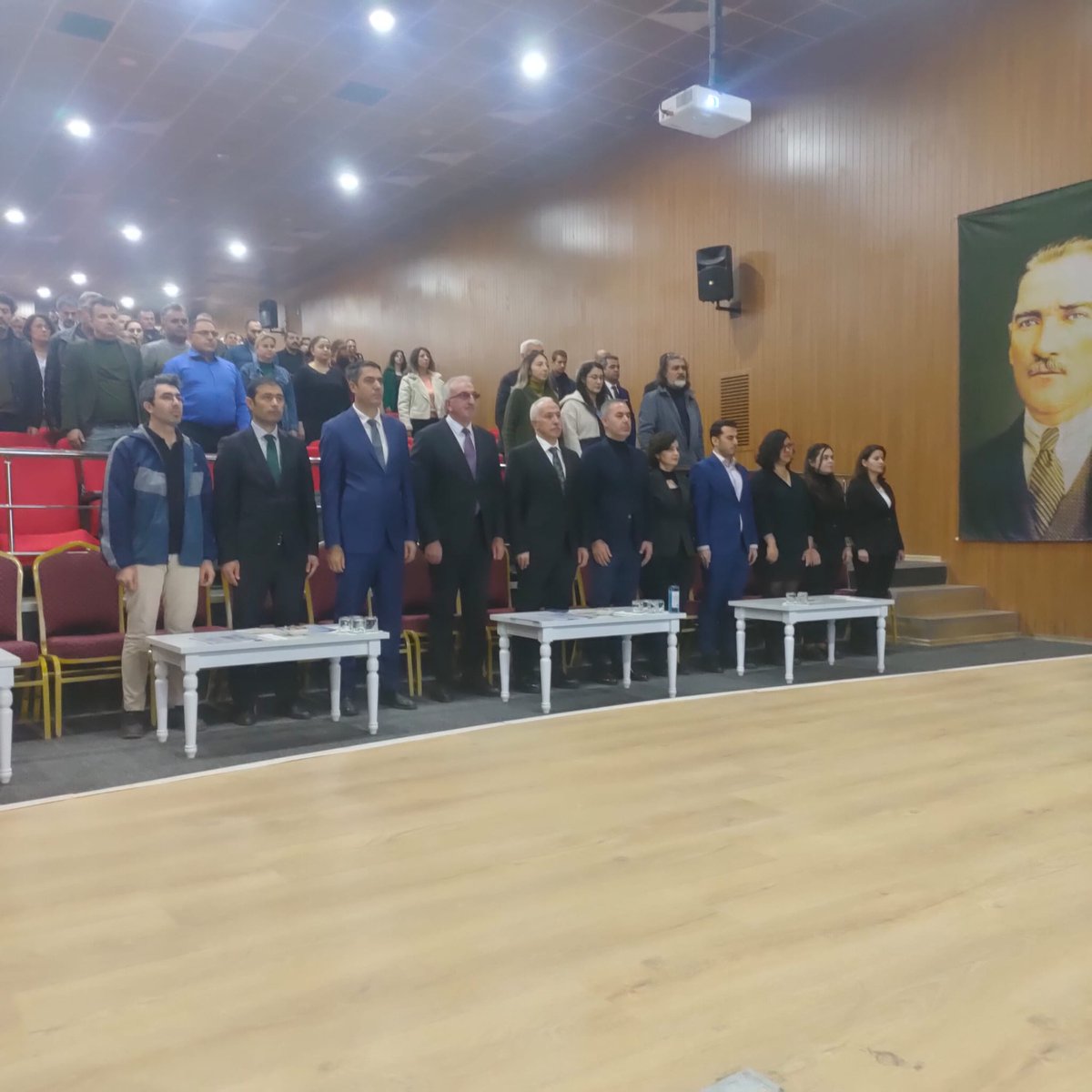 AkdenizilceMem's tweet photo. Müdürümüz Sayın @AdemSimsek33 başkanlığında, @akdenizbld Başkanı Sayın @mustafagultak ' ın katılımı ile "BİLSEM' lere Öğrenci Tanımlama ve Yerleştirme Süreciyle" ilgili bilgilendirme toplantısı yapıldı.
@tcmeb @Yusuf__Tekin @ahpehlivan53 @fazilet_durmus @MersinMEM https://t.co/jXwWFTrJW3