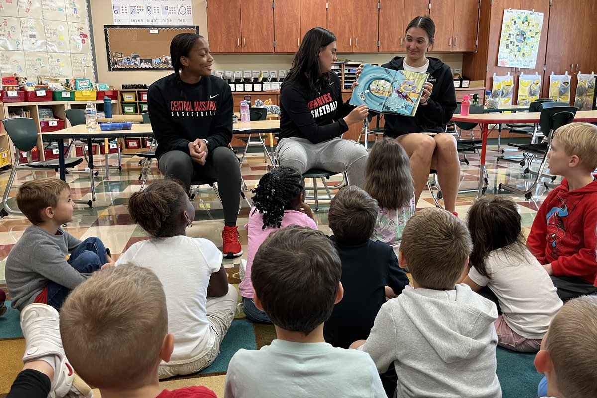 ucm_athletics's tweet photo. UCM Athletics' "Literacy Team" has been named one of 25 finalists for the 2024 @NCAADII Award of Excellence!

📝 | https://t.co/TCsPresCze

#teamUCM https://t.co/3FPel545va