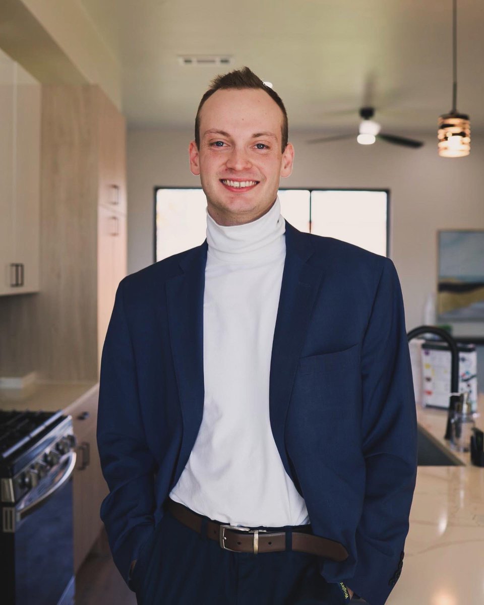 Pittalugaluke's tweet photo. 🎉2023 is in the Books!

🏡I am very excited for 2024!  I have a lot of goals I want to hit in my Personal and Professional life.  If you are setting some goals in the new year, let’s help each other hit those! 

Your NETWORK is your NETWORTH. https://t.co/9qTt0gDppr