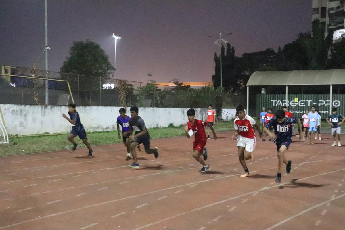 ShelarAshish's tweet photo. Our vibrant event at our Neighbourhood Winter Festival brought together children and youth for a day filled with exciting athletics. The joy of friendly competitions and sports warmed our hearts this evening.
#NEF2023 #athleics #VandreWest #sports https://t.co/2uheQXtJkD