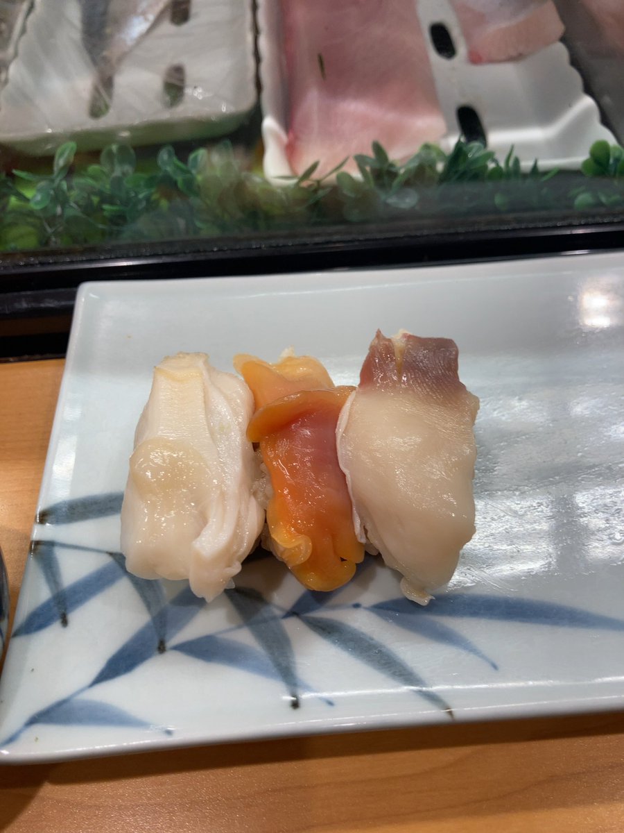 HbbProject's tweet photo. 久しぶりに贅沢するね。
やっぱ寿司は旨い https://t.co/XI9gr4amj8