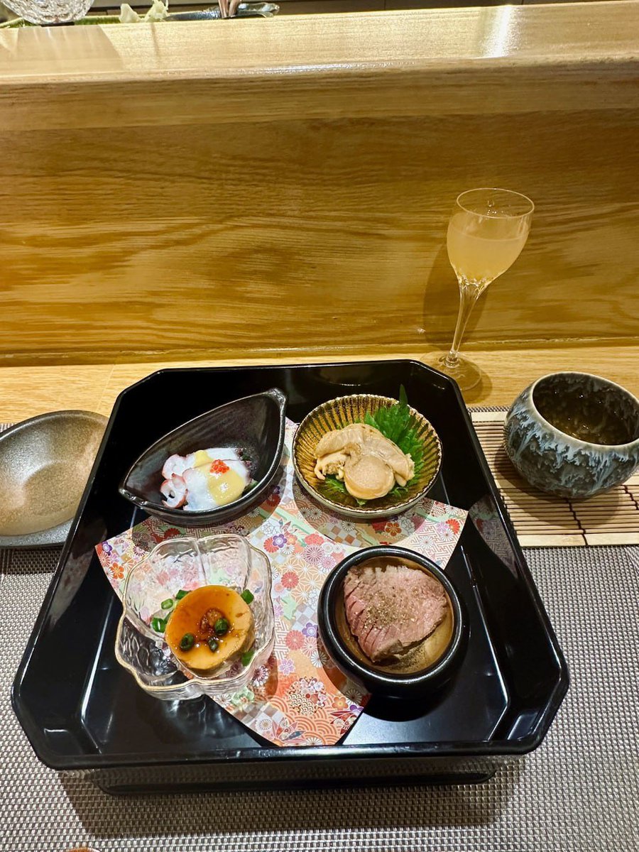abbeyaccess's tweet photo. Life is like playing rugby. Don't foul or dodge the ball. Instead, rush to the baseline. https://t.co/gkP3kEt3Kf