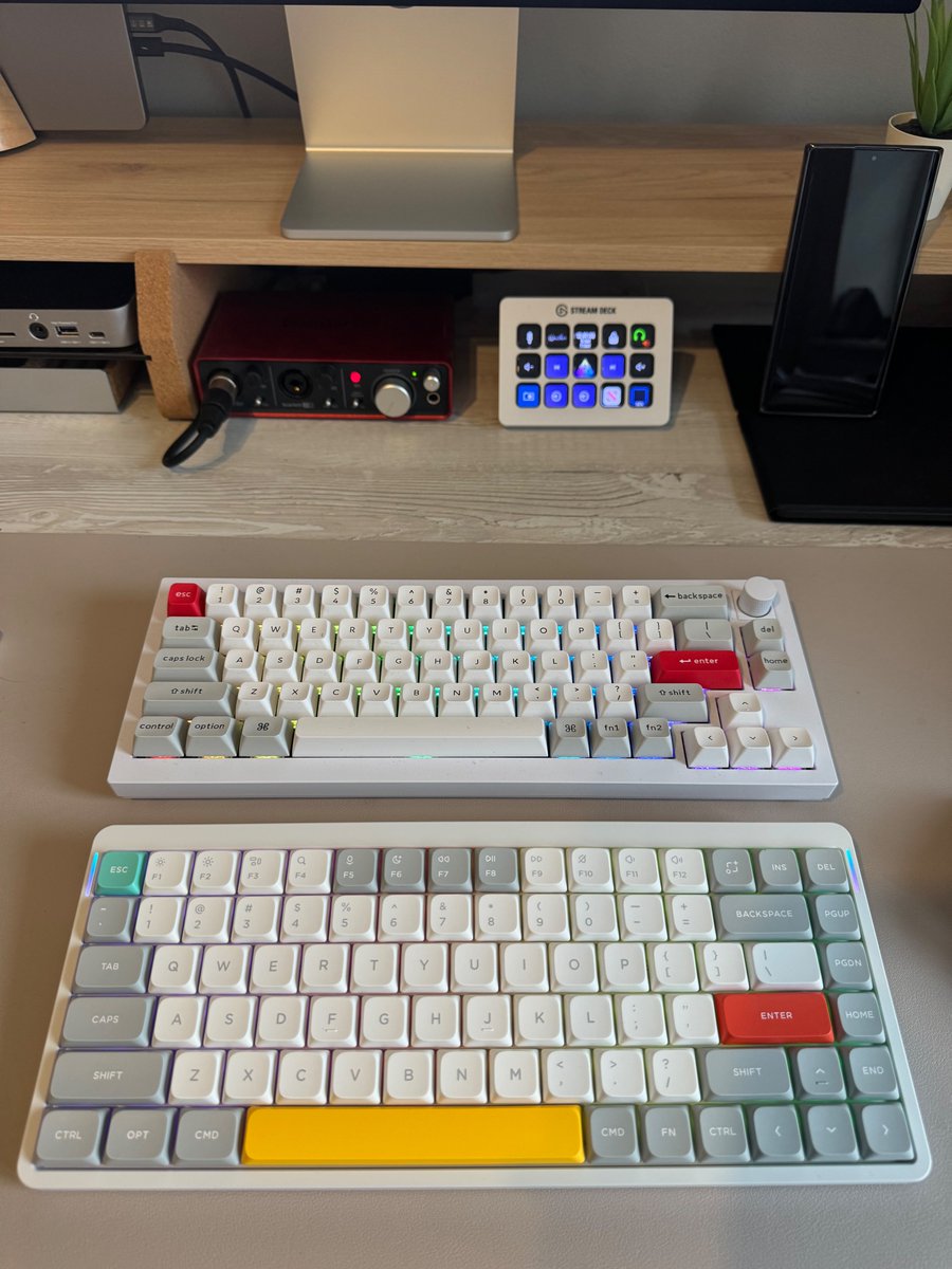 Nuphy Air75 v2 arrived. Both got brown switches so hopefully, it will be straightforward to compare to Keychron Q2 Pro. First impressions of the Nuphy are that it's increased my typing speed, but might be bigger keycaps & shorter travel Anyone else compared these 2 #keyboards ?